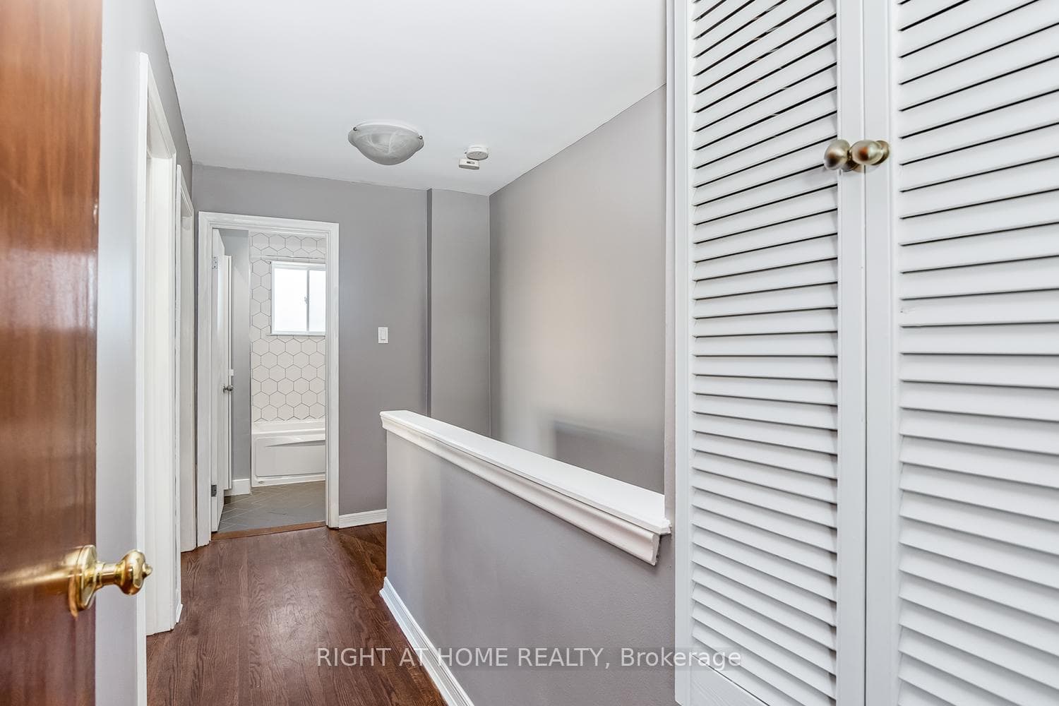 8 Irmac Court photo 12