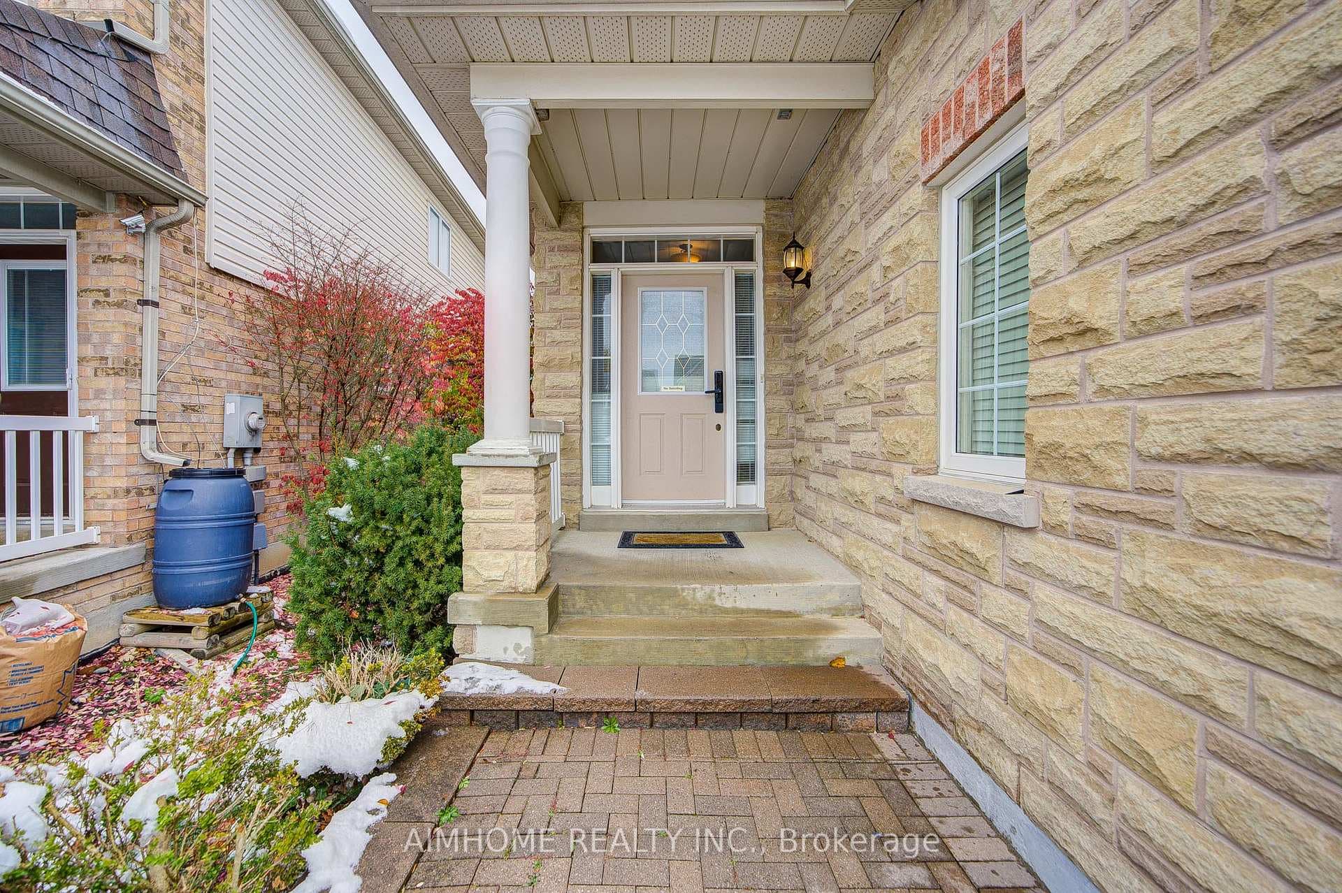 562 Mcbean Avenue photo 4