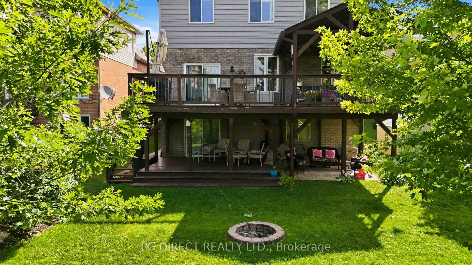 1040 Hanson Crescent photo 29