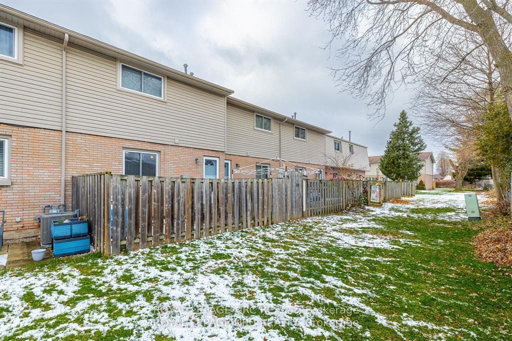 4215 Meadowvale Drive Unit 39 photo 21