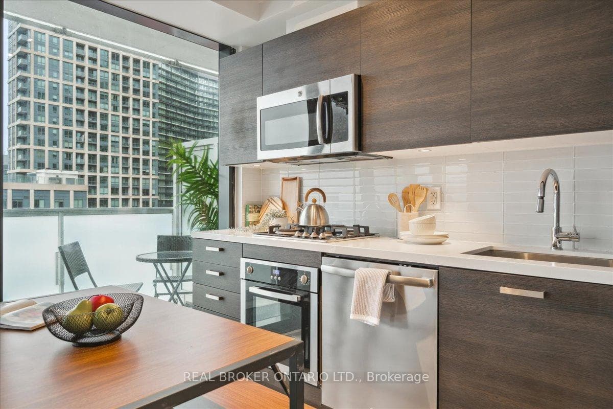 11 Charlotte Street Unit 1704 photo 10