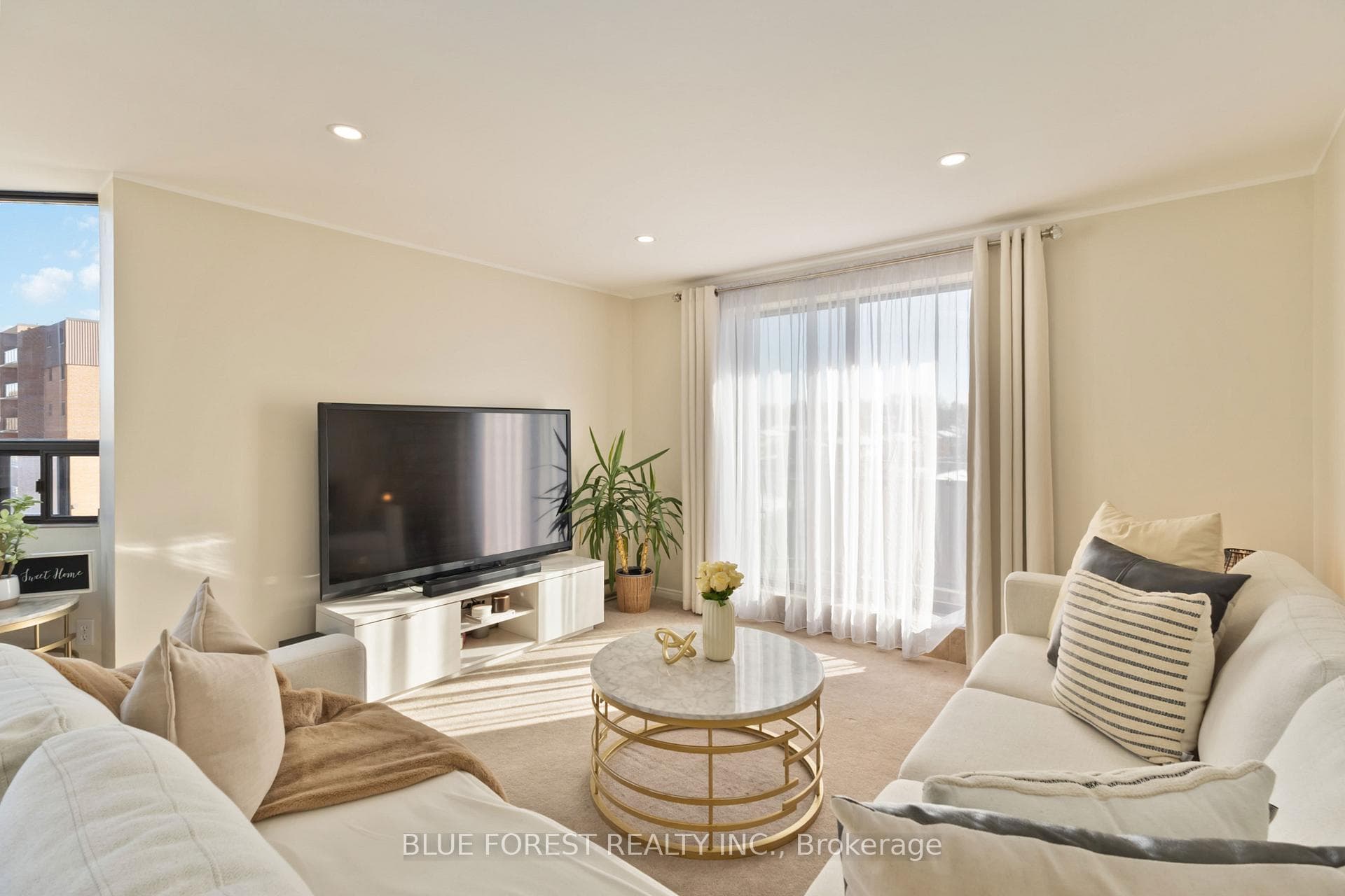 75 Huxley Street Unit 502 photo 1
