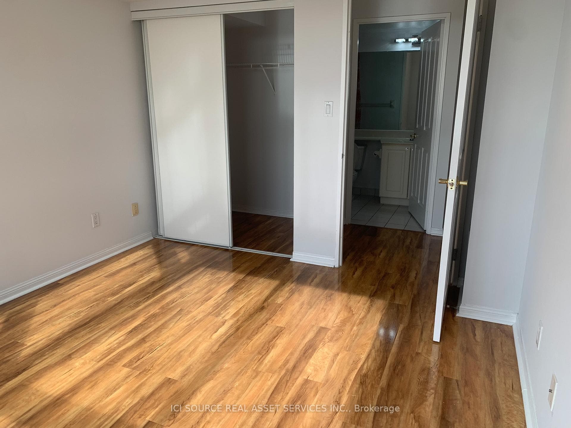88 Corporate Drive Unit 2505 photo 10