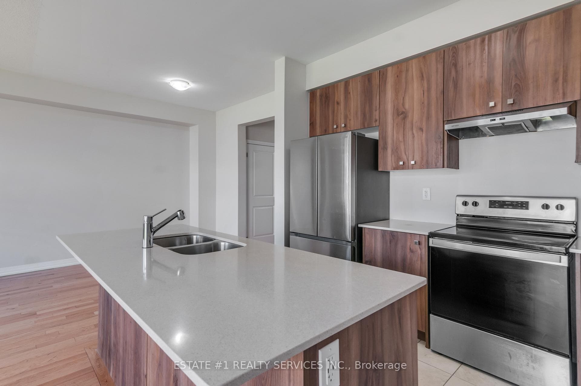 163 Freedom Crescent photo 14