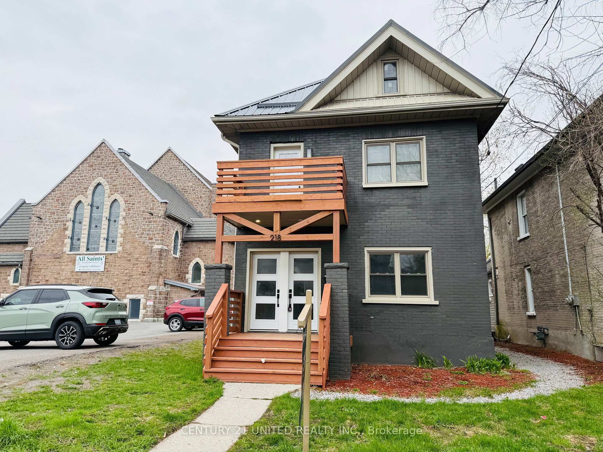 218 Park Street photo 3