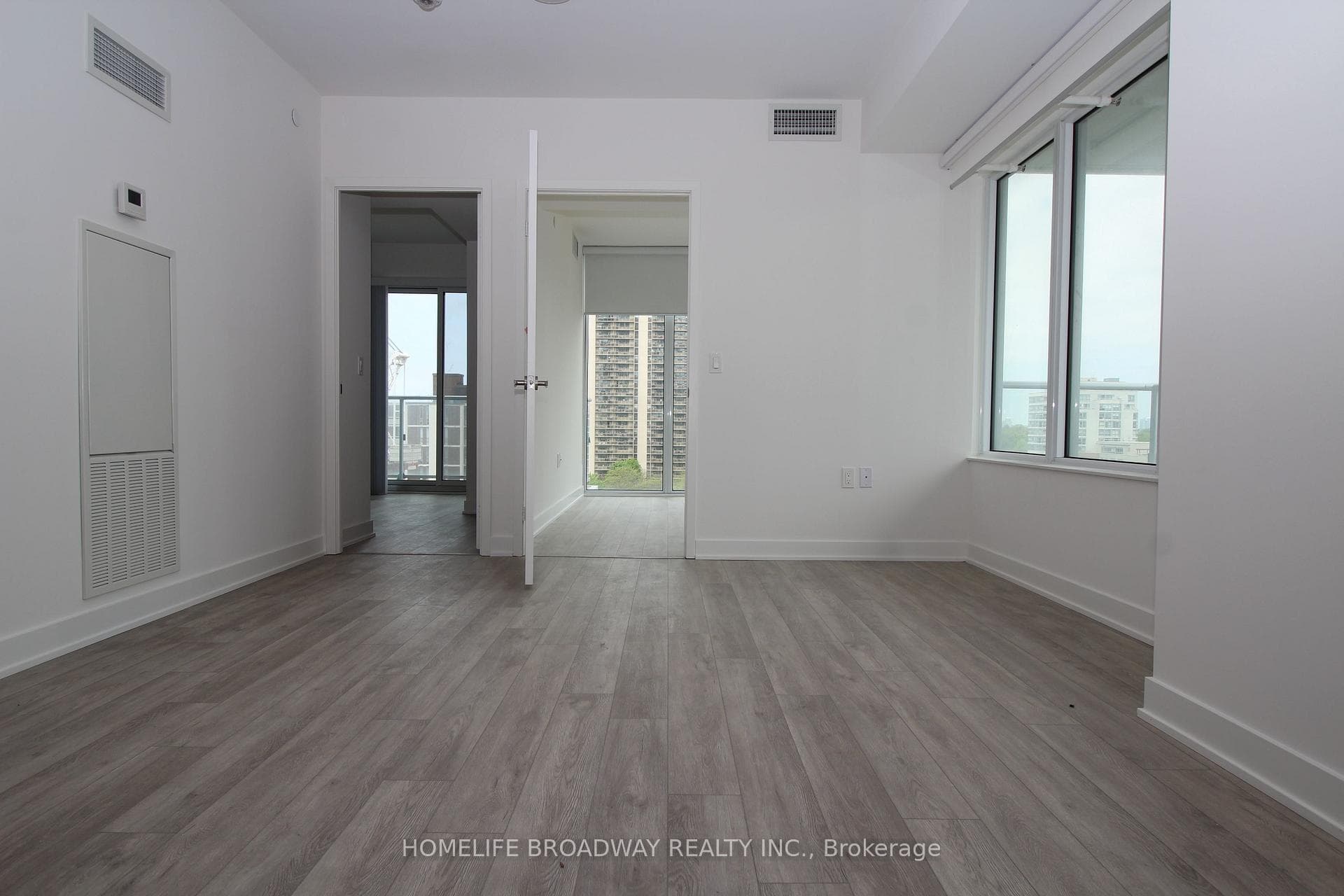 99 Broadway Avenue Unit 903 photo 5