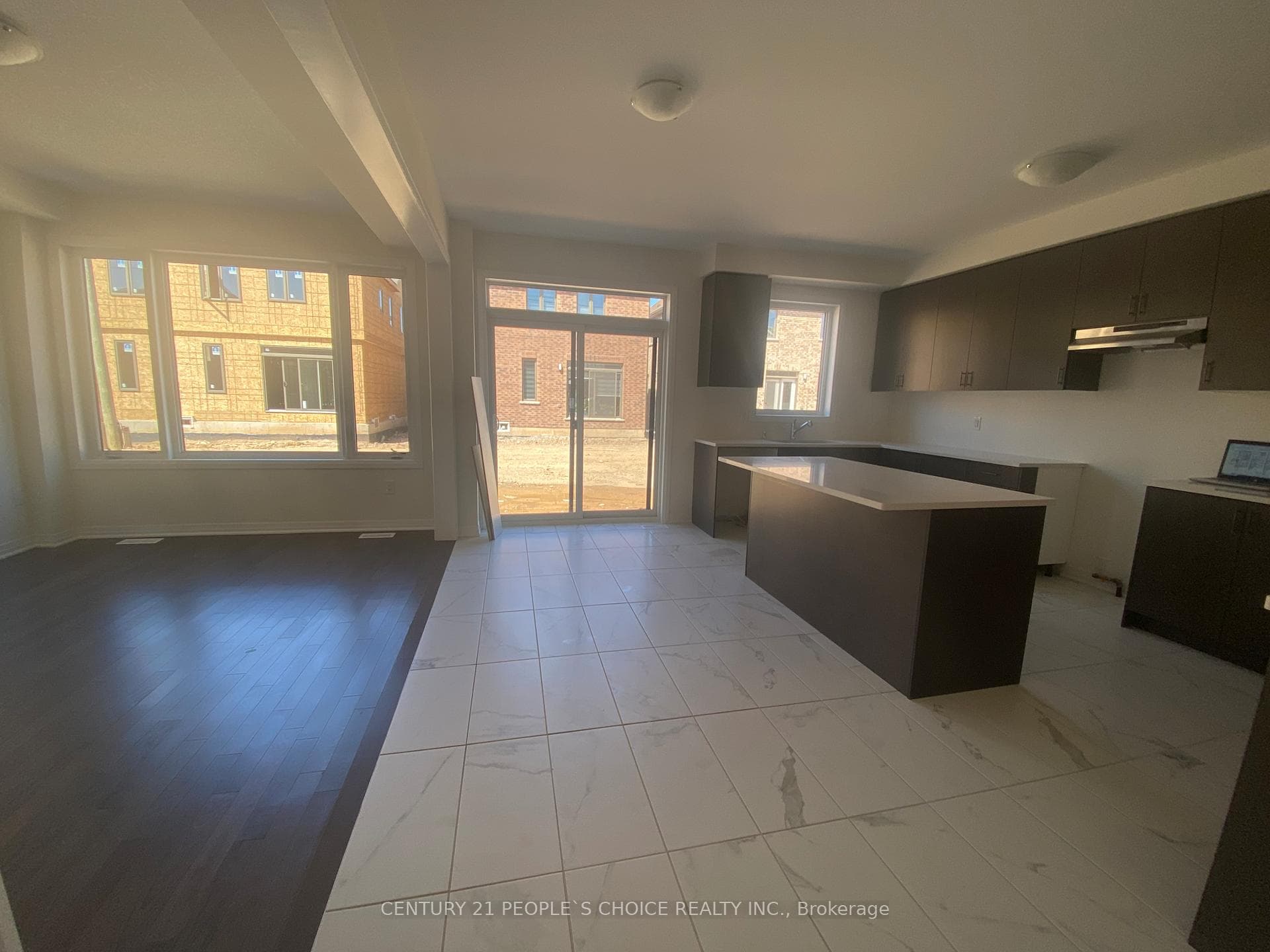 30 Prince Philip Boulevard photo 4