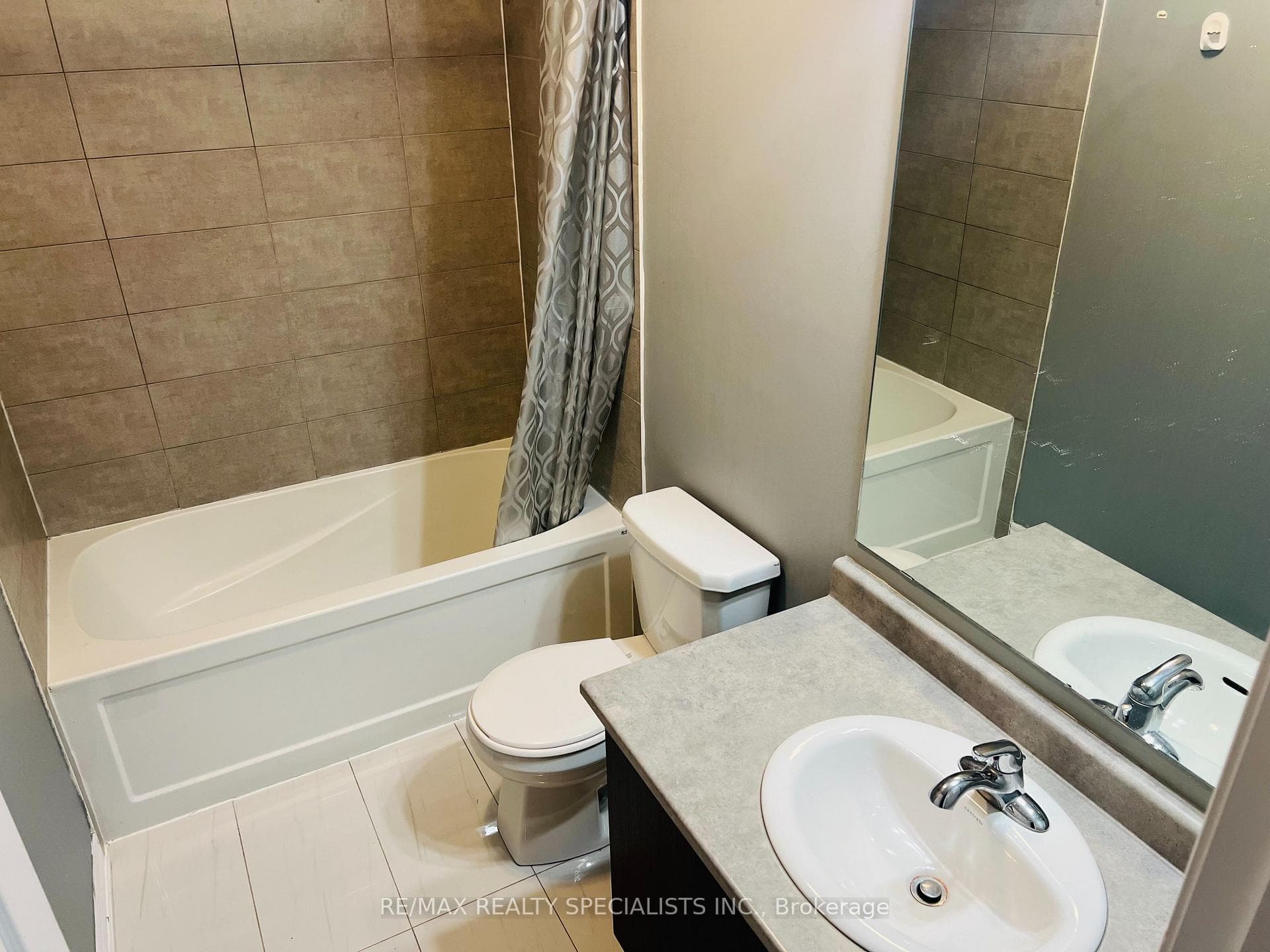 49 Doris Pawley Crescent photo 16