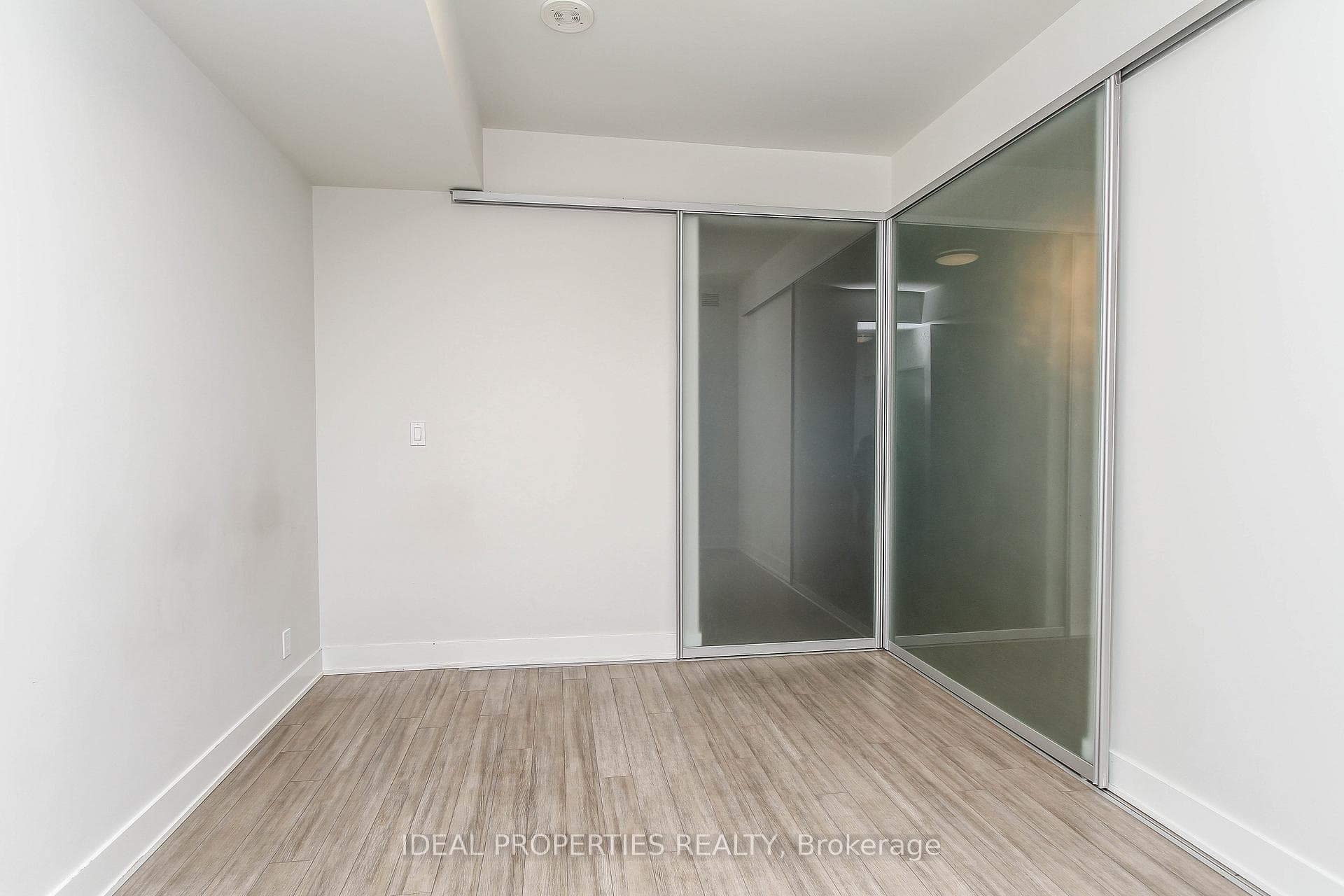 1035 Bank Street Unit 1408 photo 21