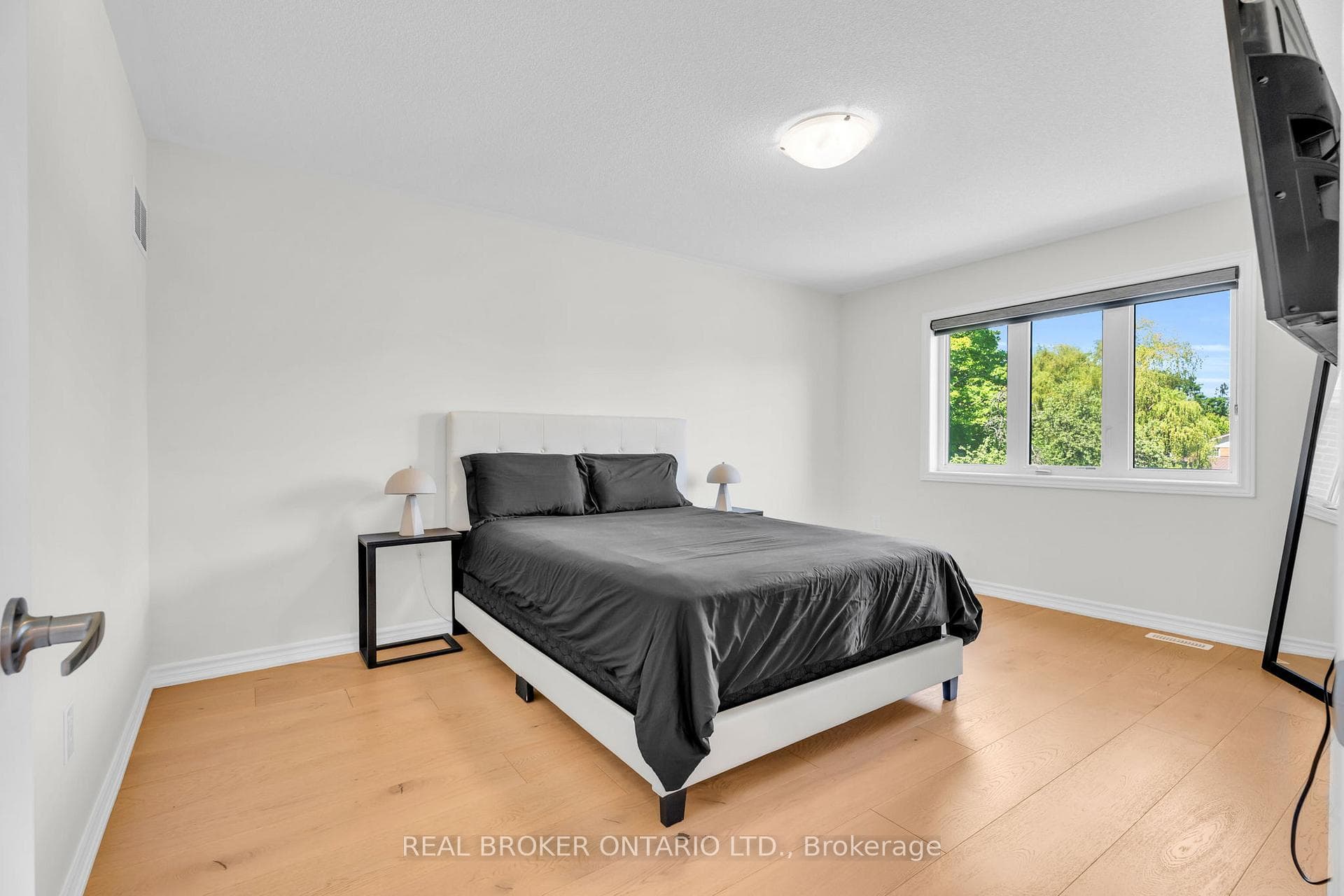 125 Werry Avenue photo 23