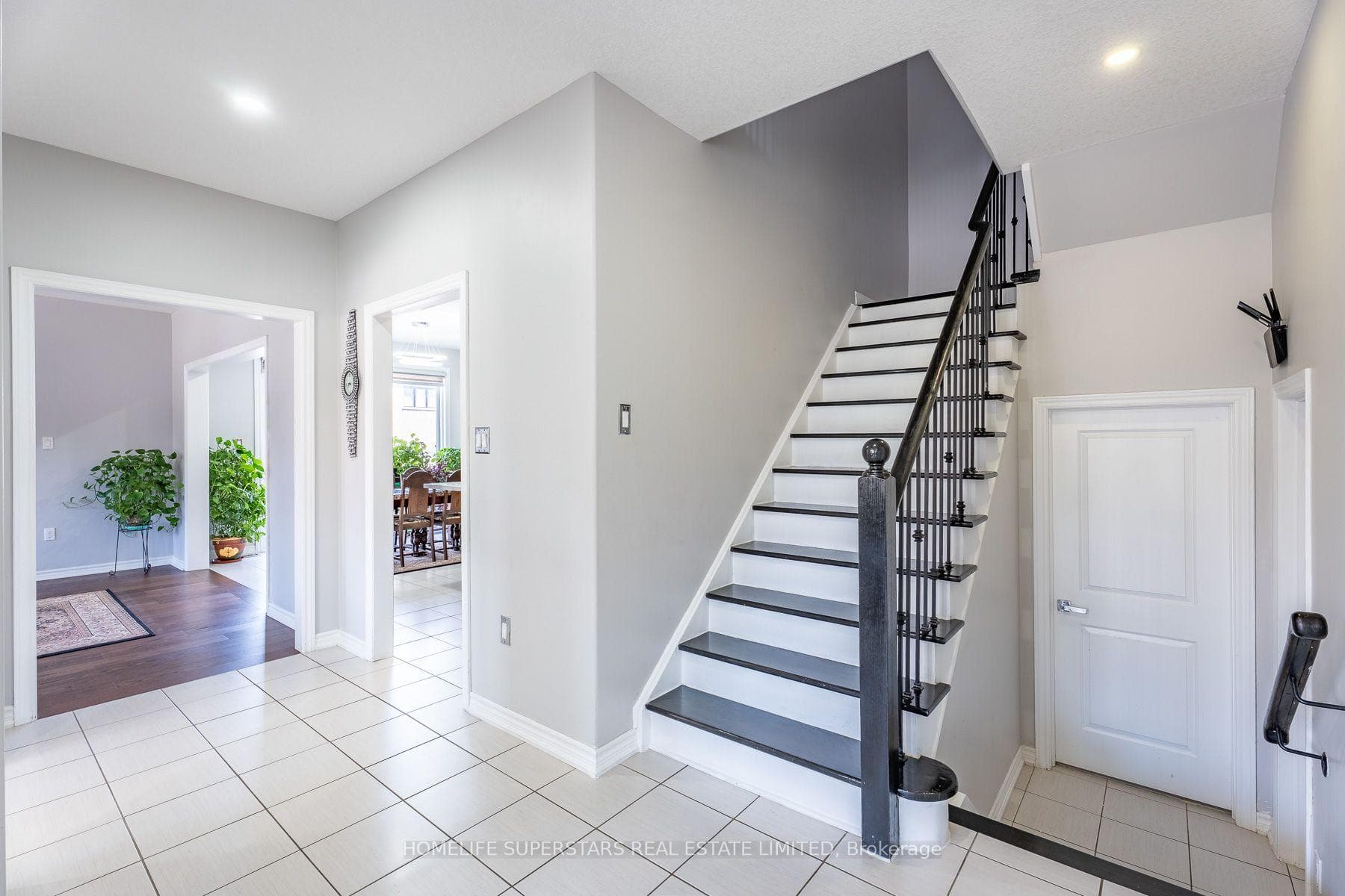 1 Walker Boulevard photo 19