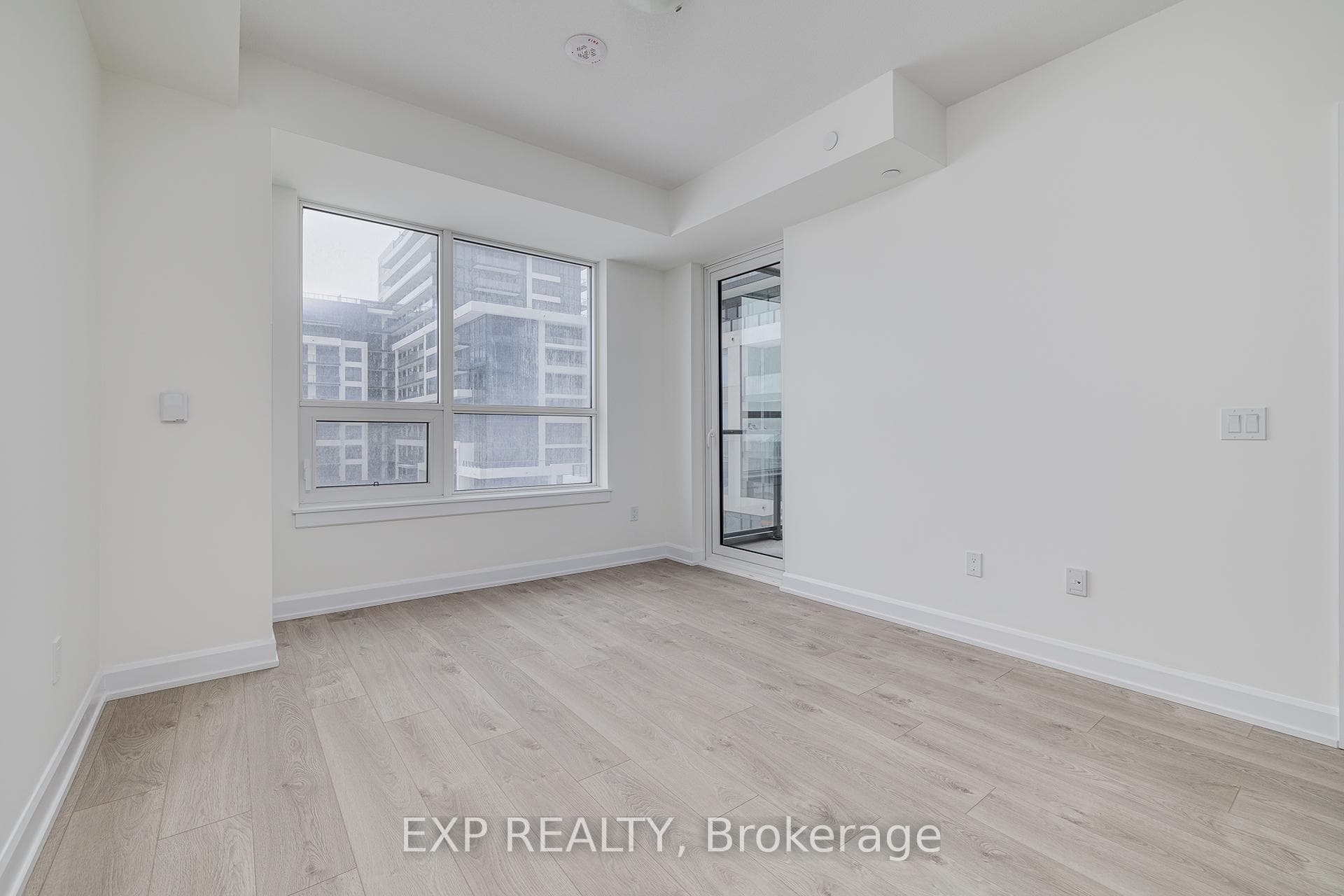 3220 William Coltson Avenue Unit 426 photo 3