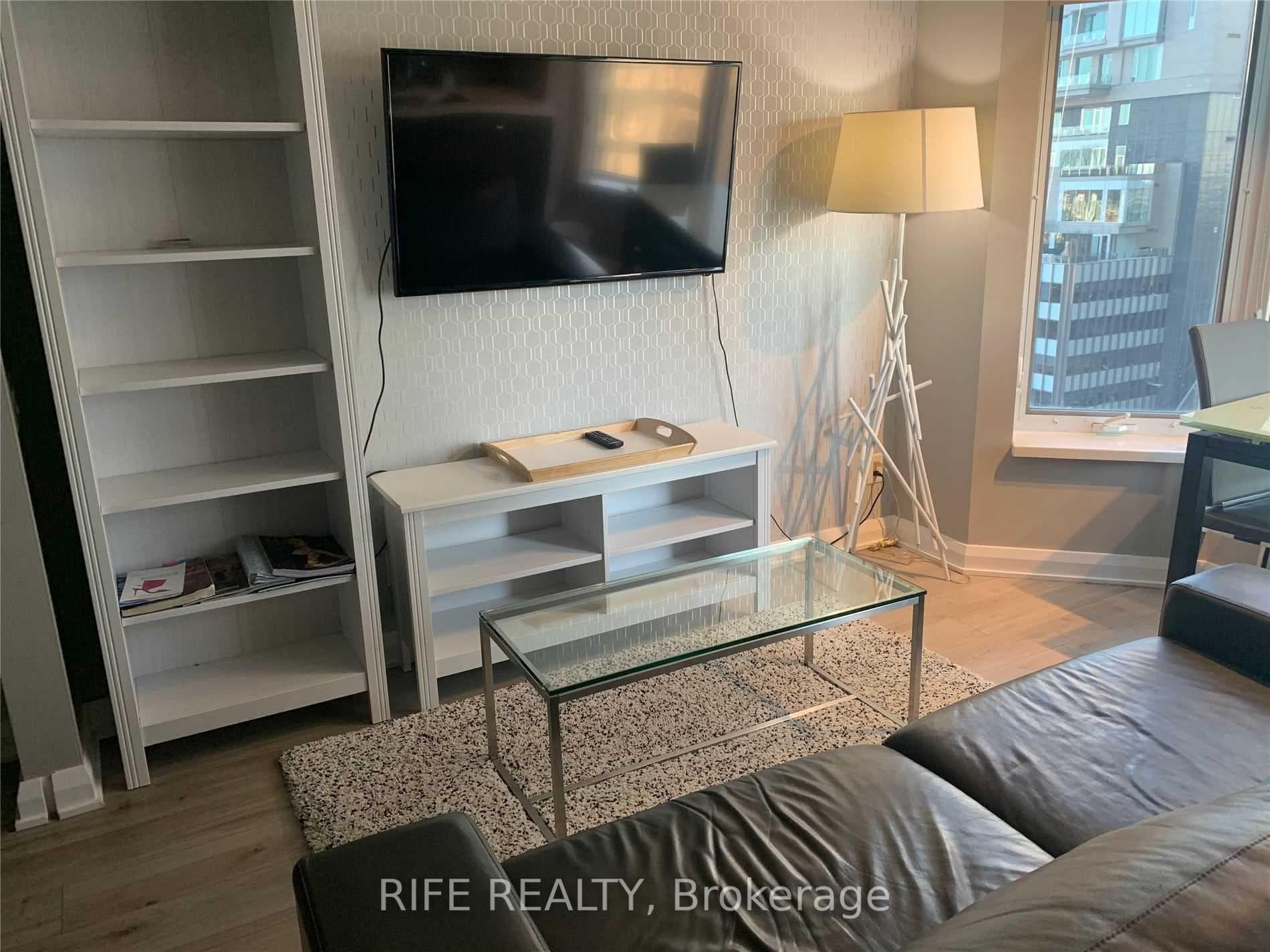 155 Yorkville Avenue Unit 1709 photo 8