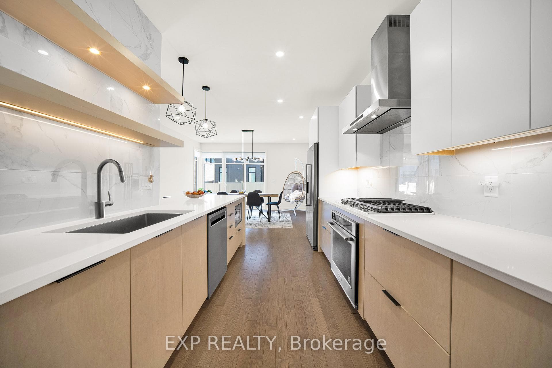 708 Wooler Place photo 8