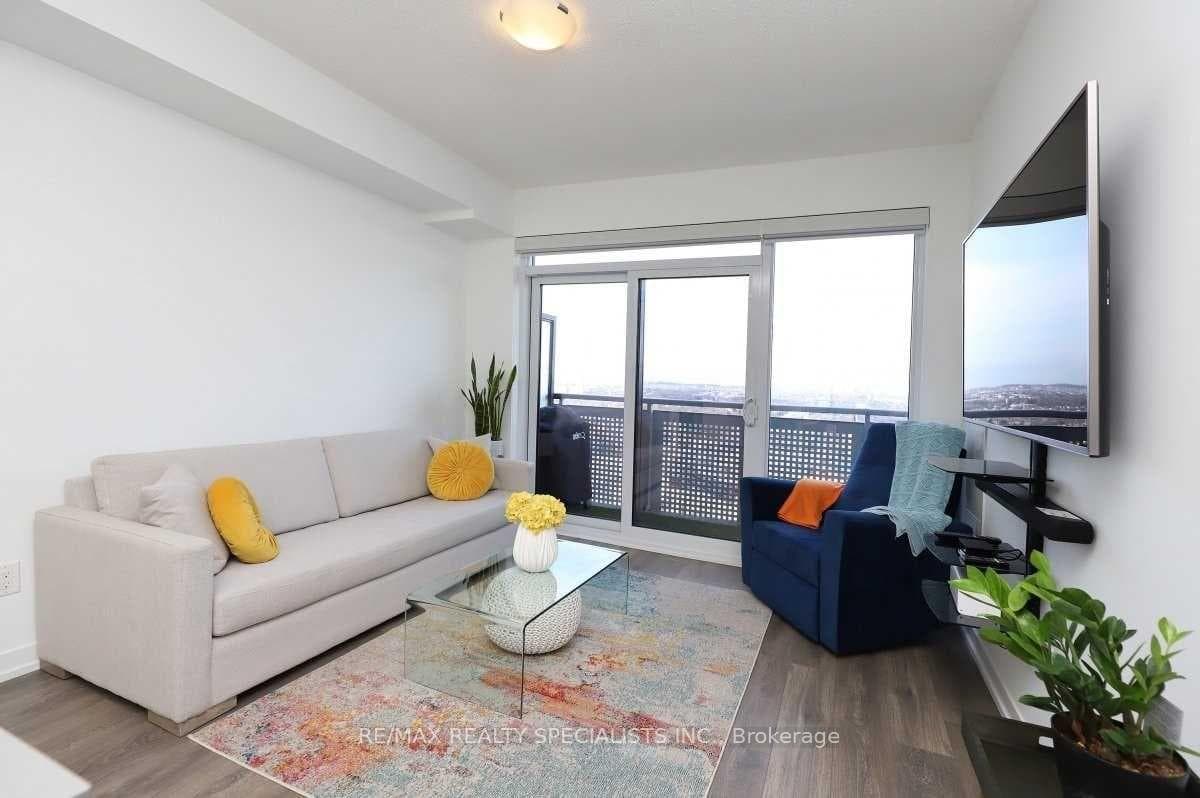 2520 Eglinton Avenue Unit 1313 photo 3