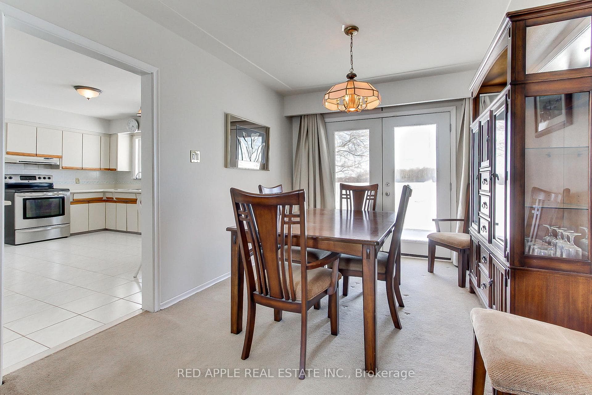 24187 Warden Avenue photo 8