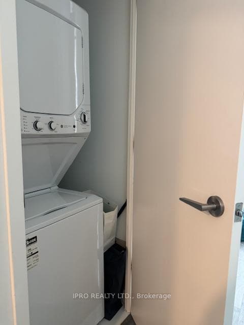 501 Yonge Street Unit 1704 photo 5