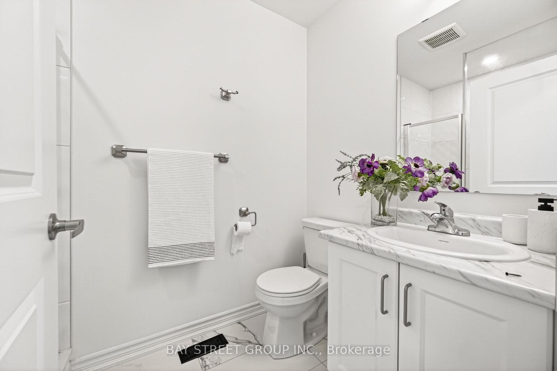 66 Massachusetts Lane photo 27