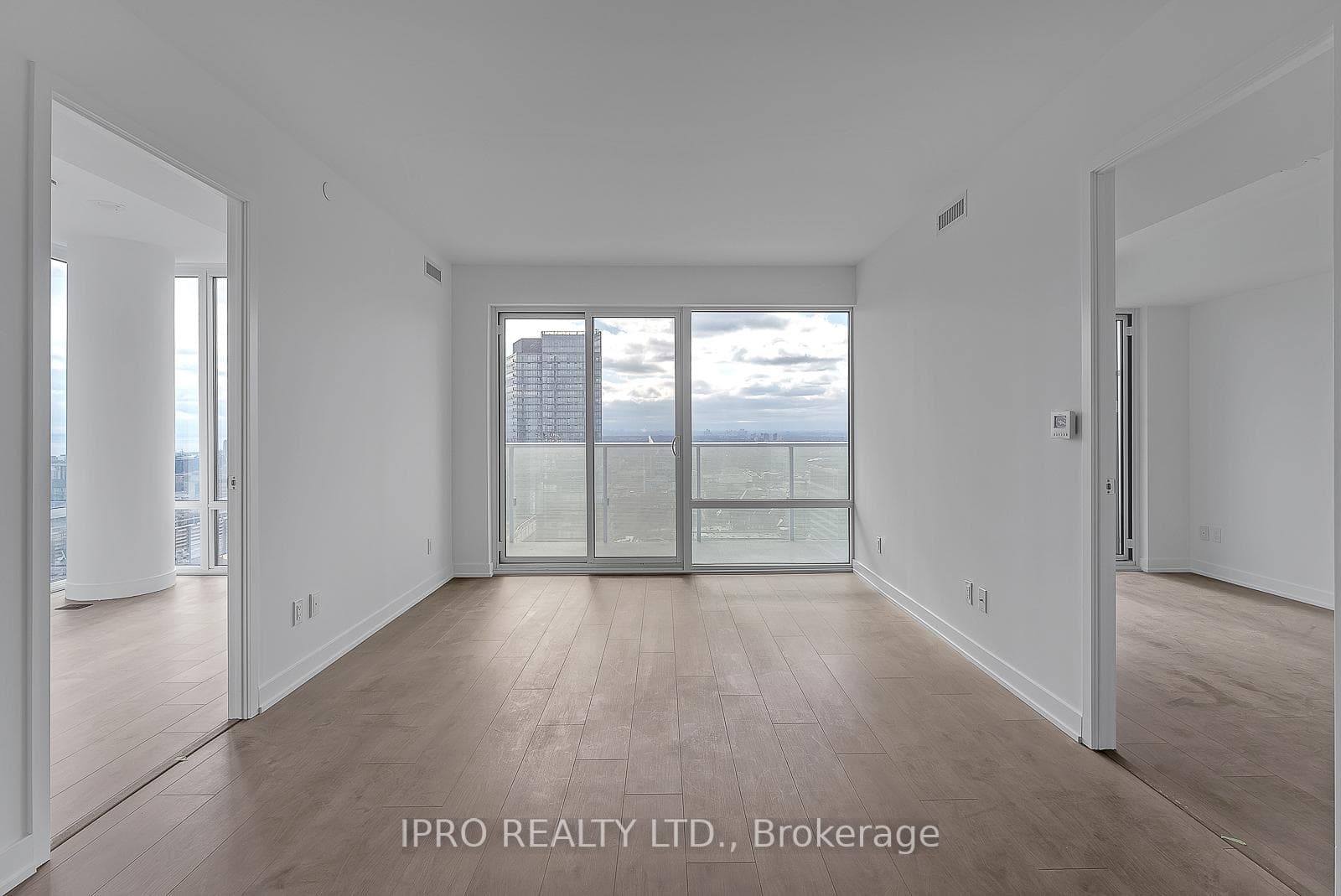 501 Yonge Street Unit 3912 photo 10