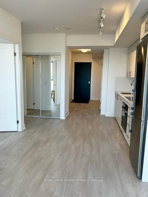 2545 Simcoe Street Unit 421 photo 20
