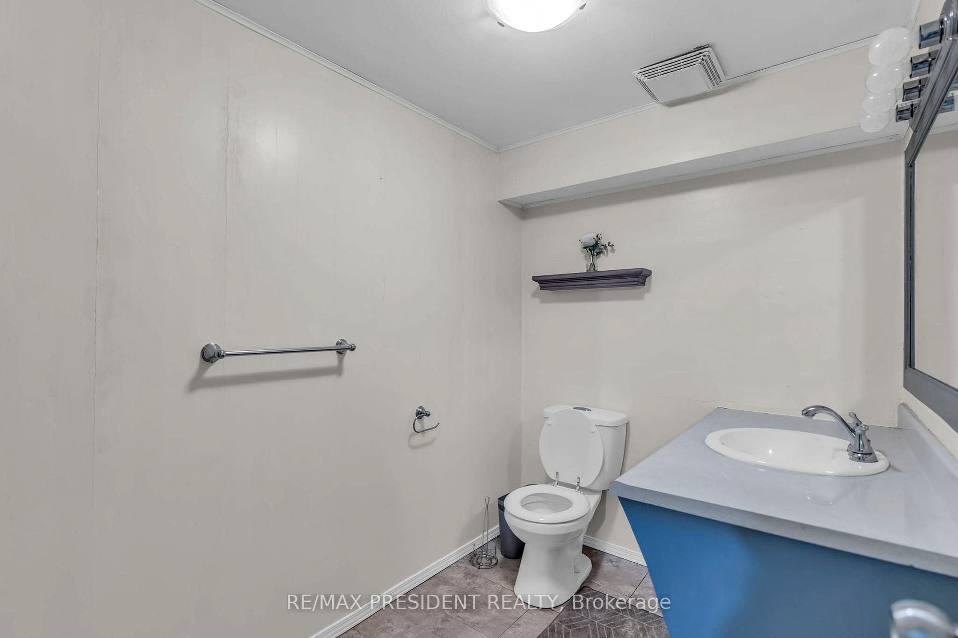 265 Catharine Street photo 42
