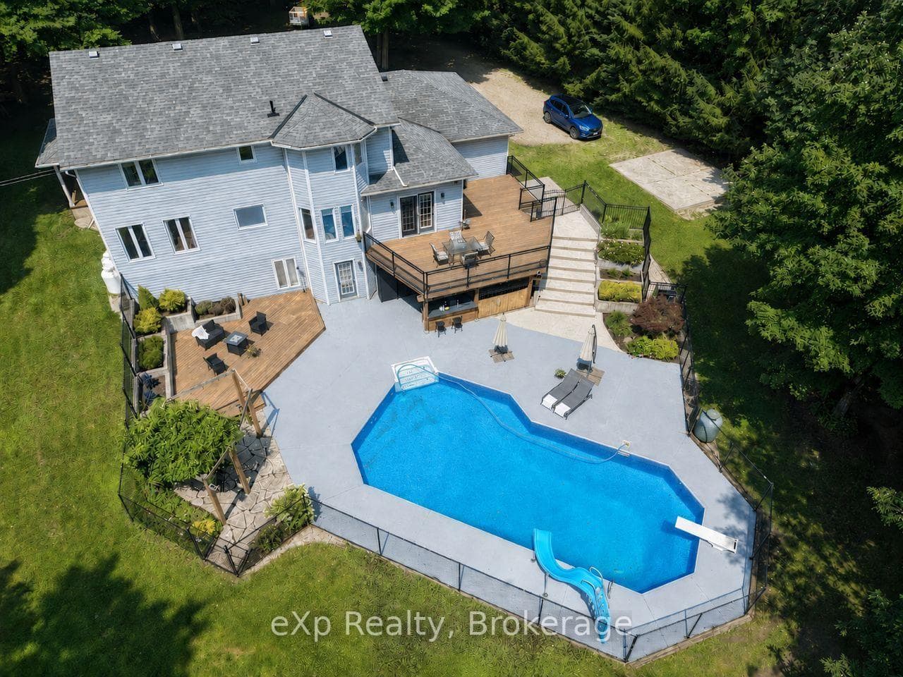 20 Highland Crescent photo 43