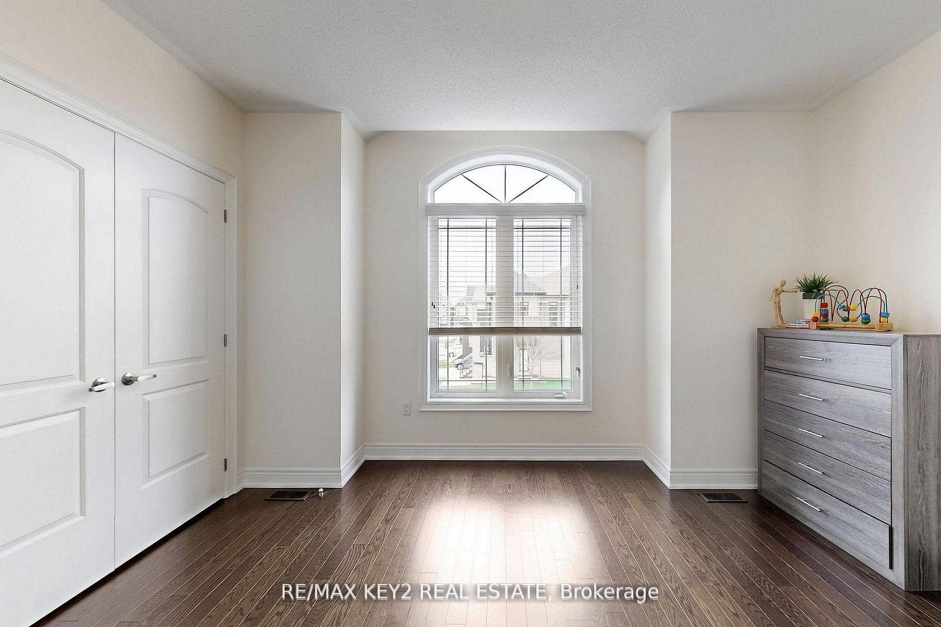 10 Lyle Way photo 34