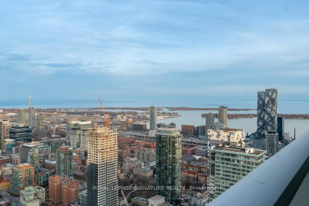 197 Yonge Street Unit 5603 photo 25
