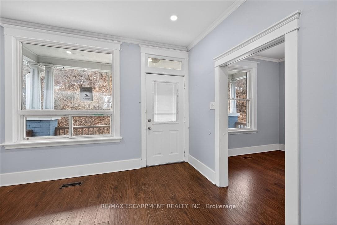 495 Charlton Avenue photo 12