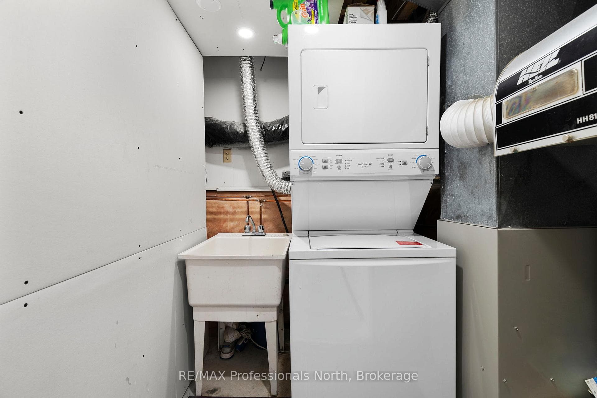 30 Sabrina Park Drive photo 24