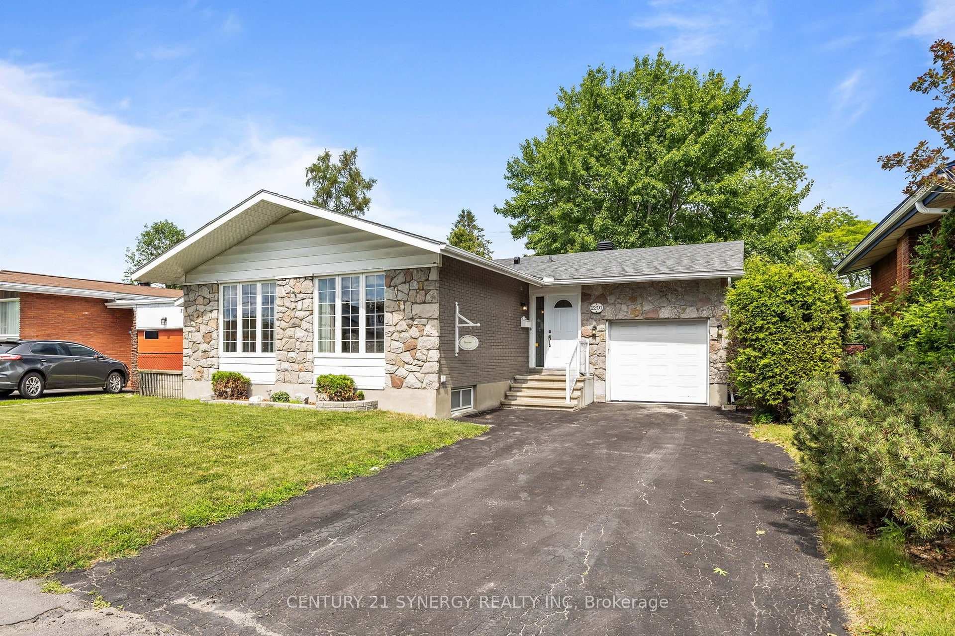 2201 Haig Drive photo 2