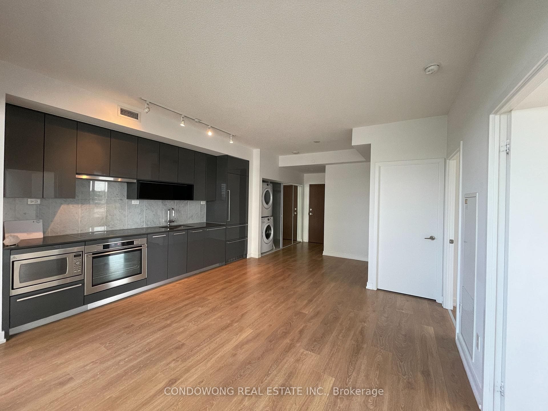 115 Mcmahon Drive Unit 705 photo 7