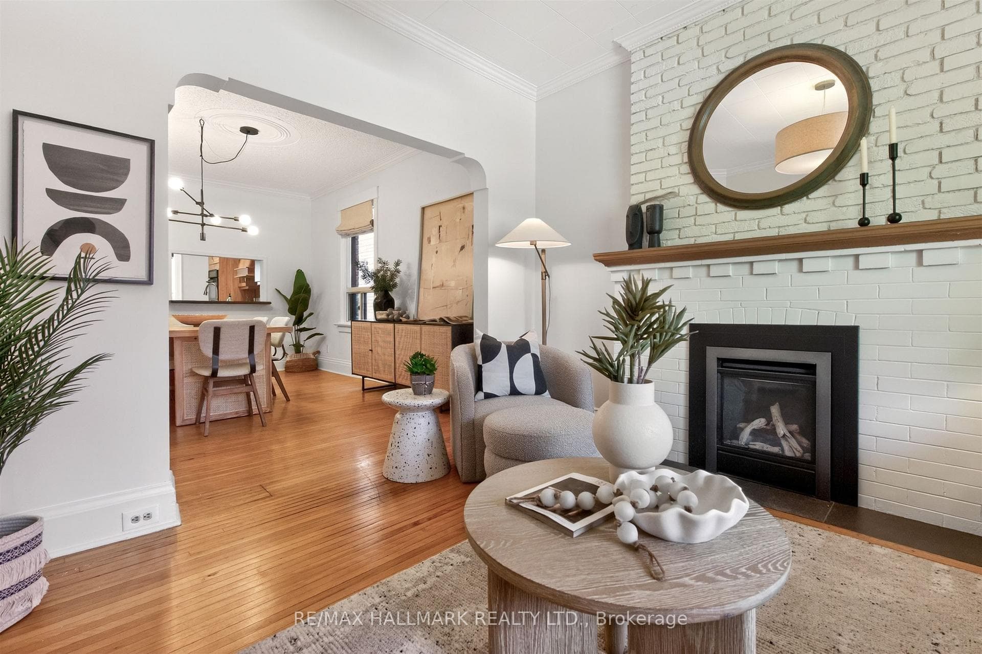 687 Durie Street photo 9