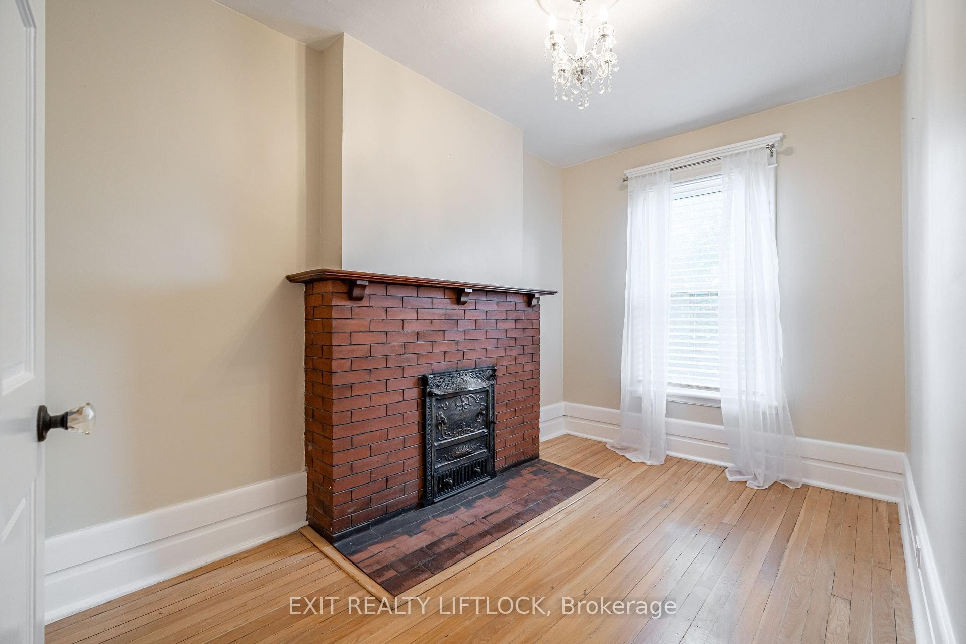 141 Hunter Street photo 15