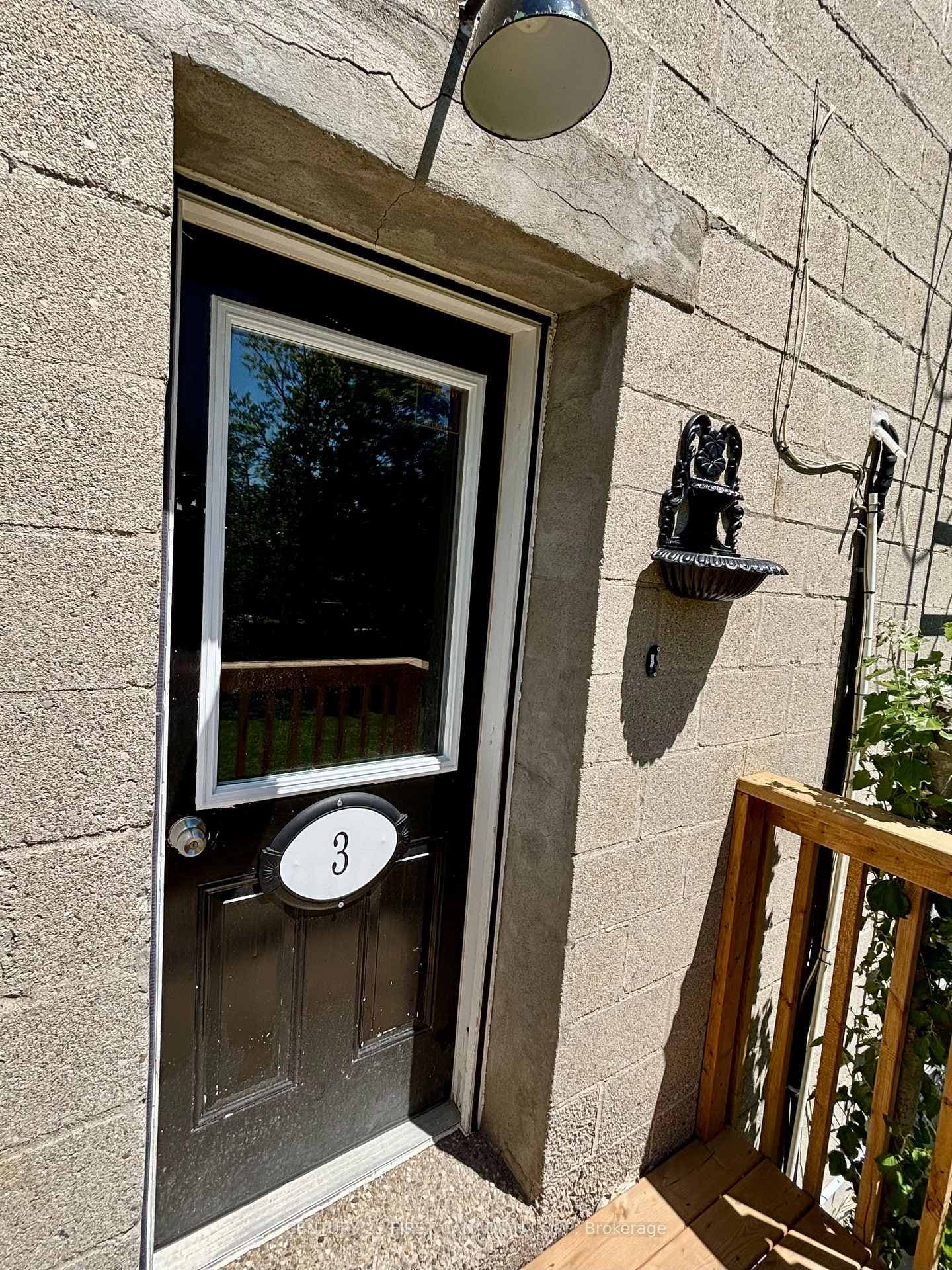 13274 Ilderton Road photo 3