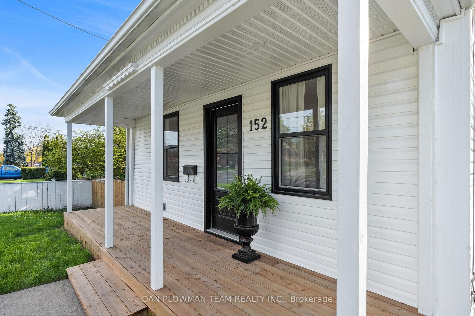 152 Harmony Road photo 4
