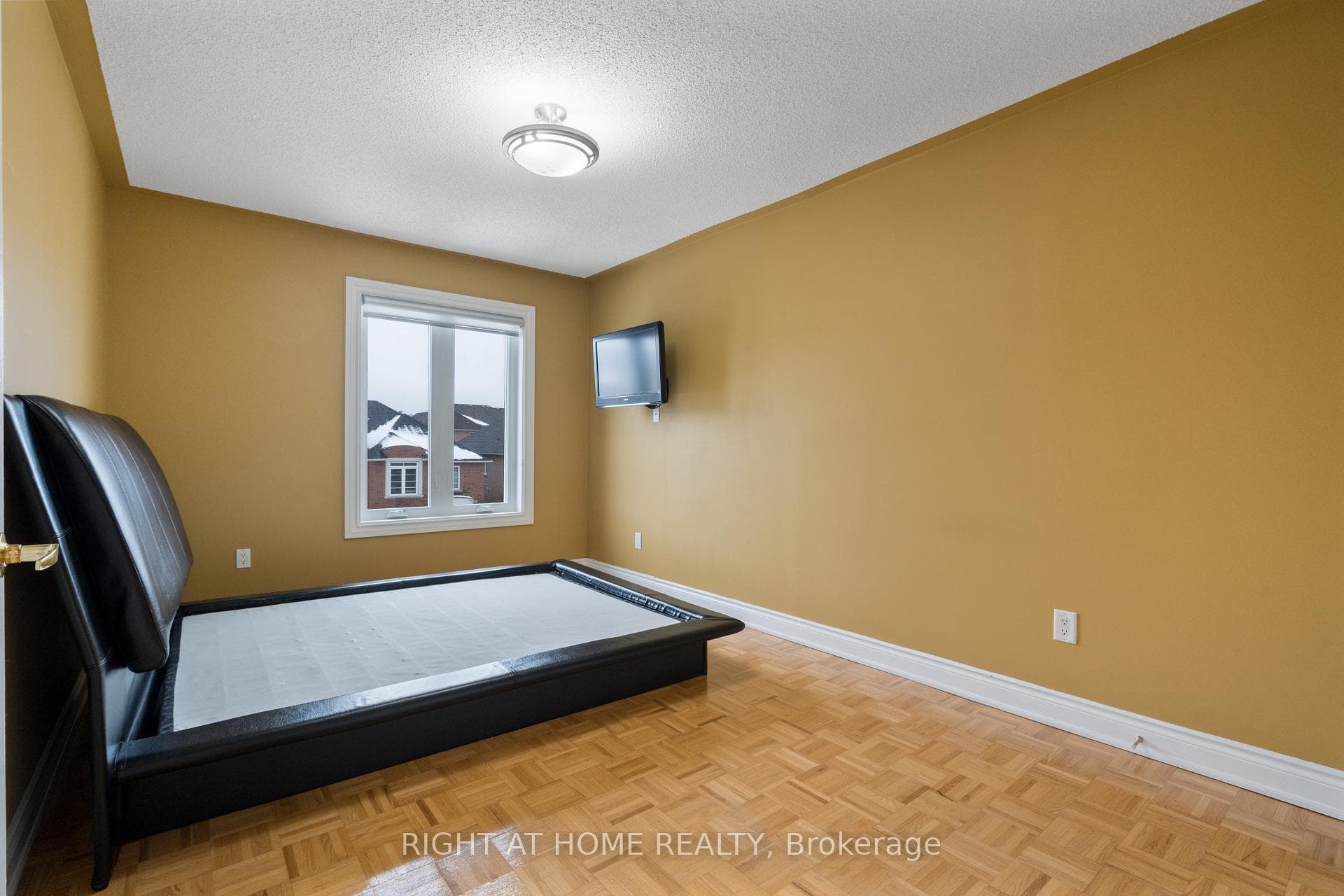 16 Honeywood Road photo 19