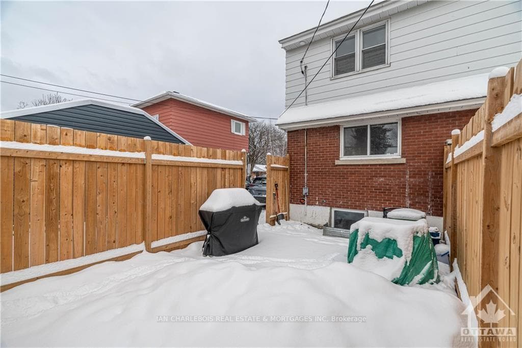 820 SMYTH Road Unit B photo 17