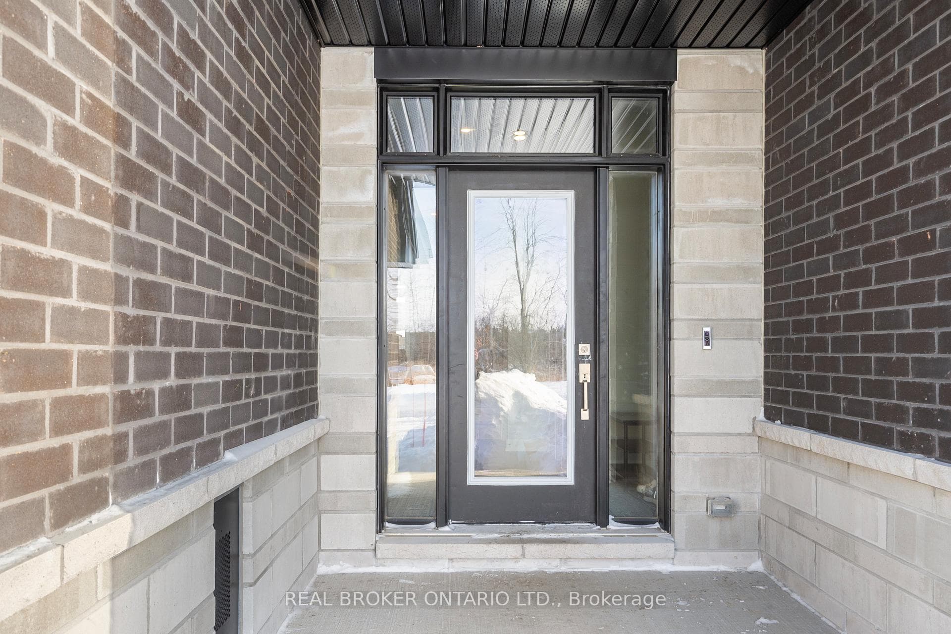 143 Bristol Crescent photo 4