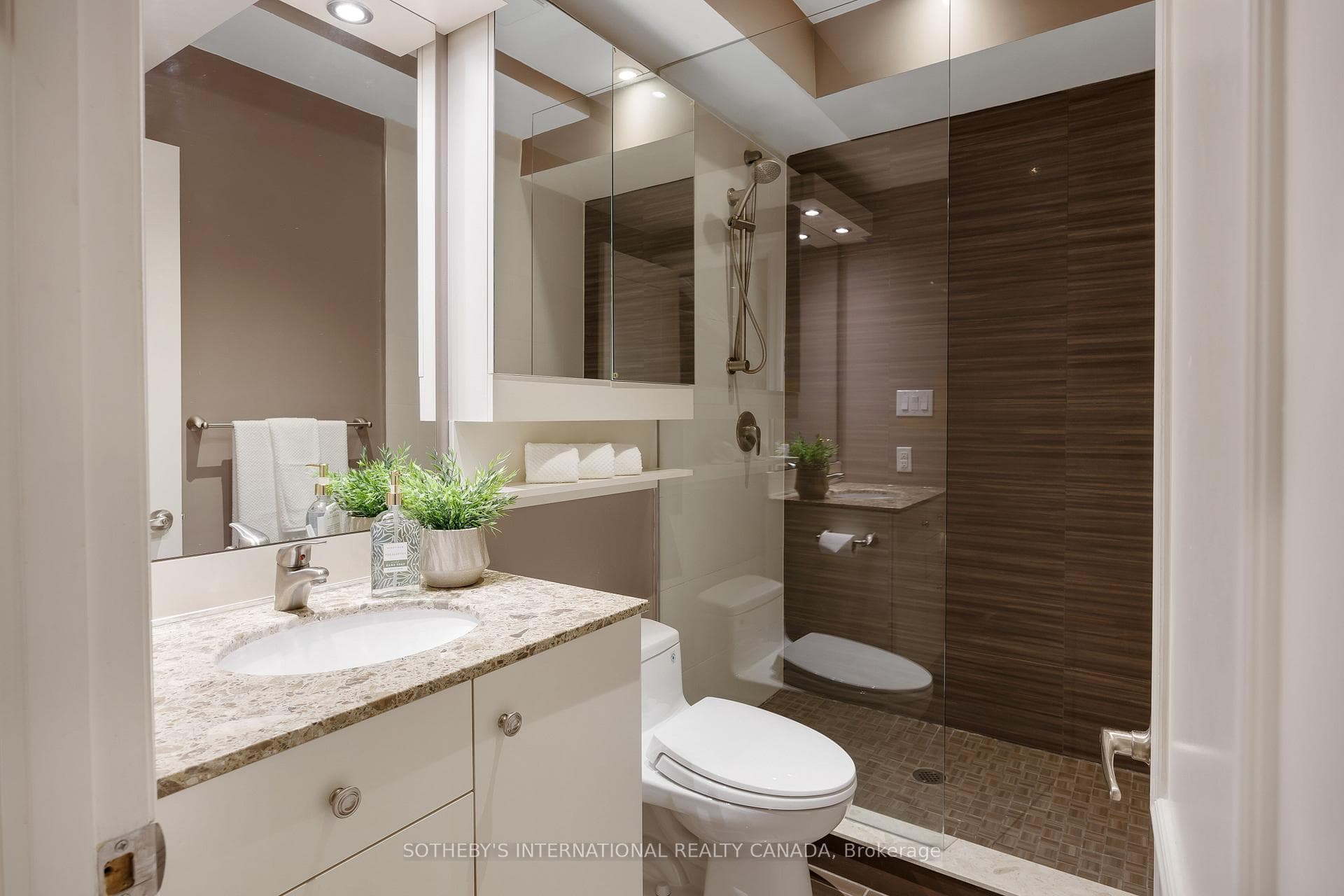 37 Thompson Avenue photo 43