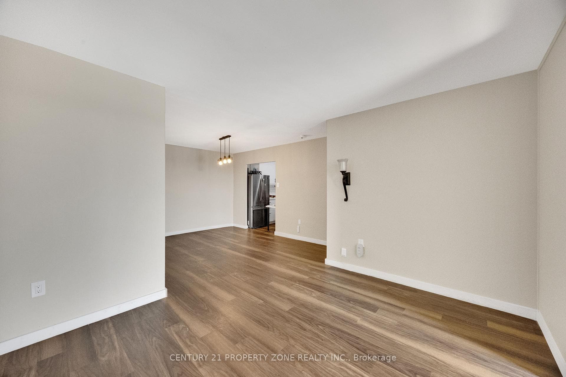 573 MORNINGTON Avenue Unit 907 photo 21