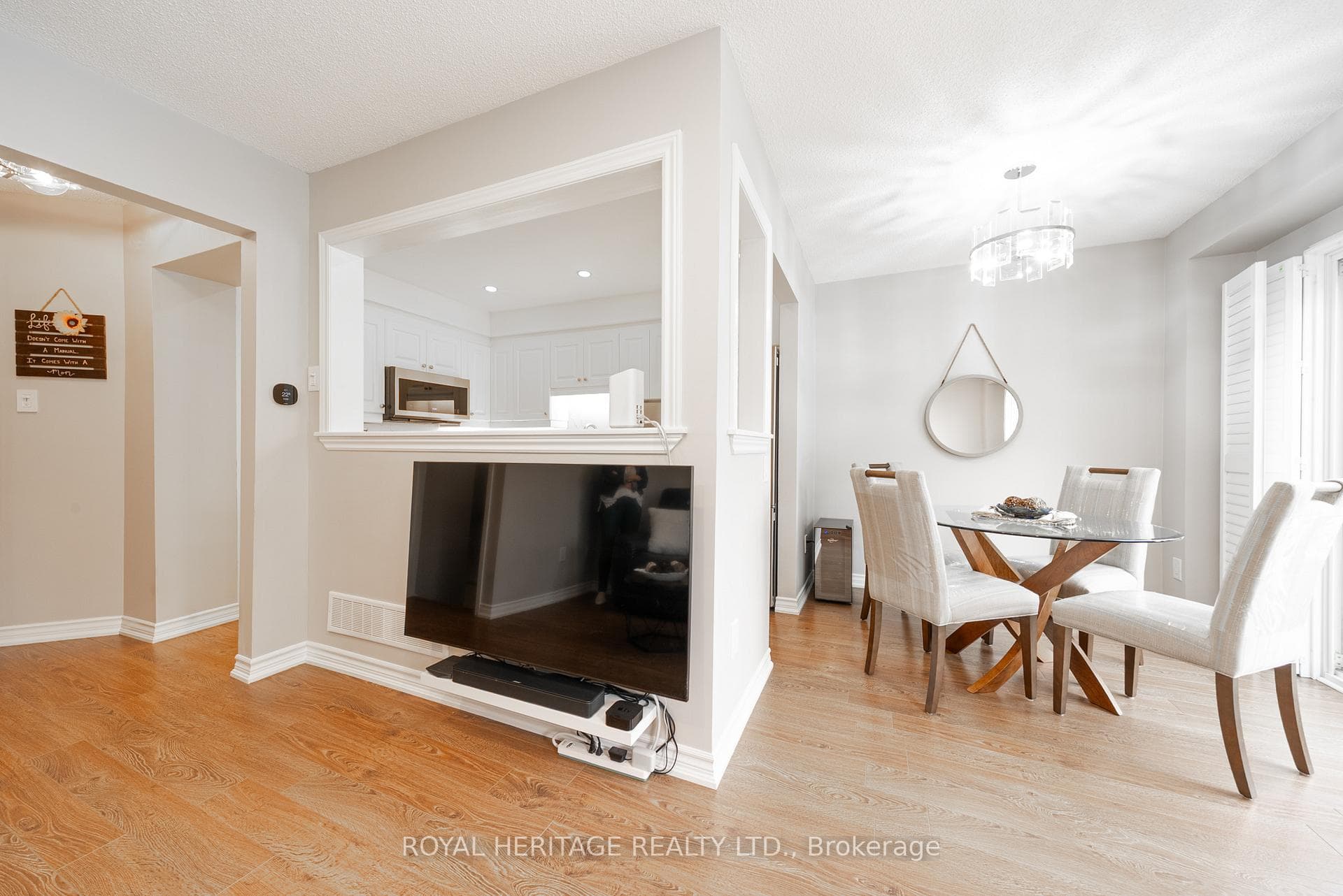 10 Bassett Boulevard Unit 201 photo 8