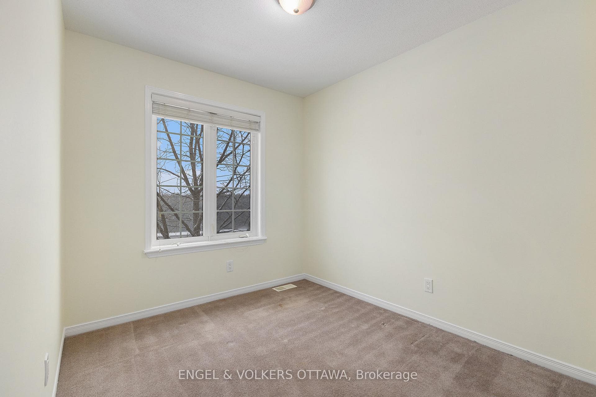 90 Edenvale Drive Unit 215 photo 23