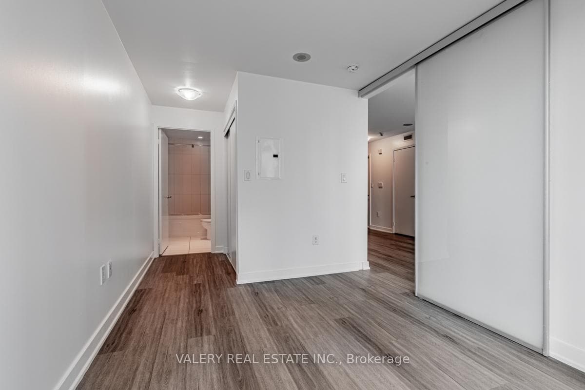 8 Telegram Mews Unit 709 photo 14