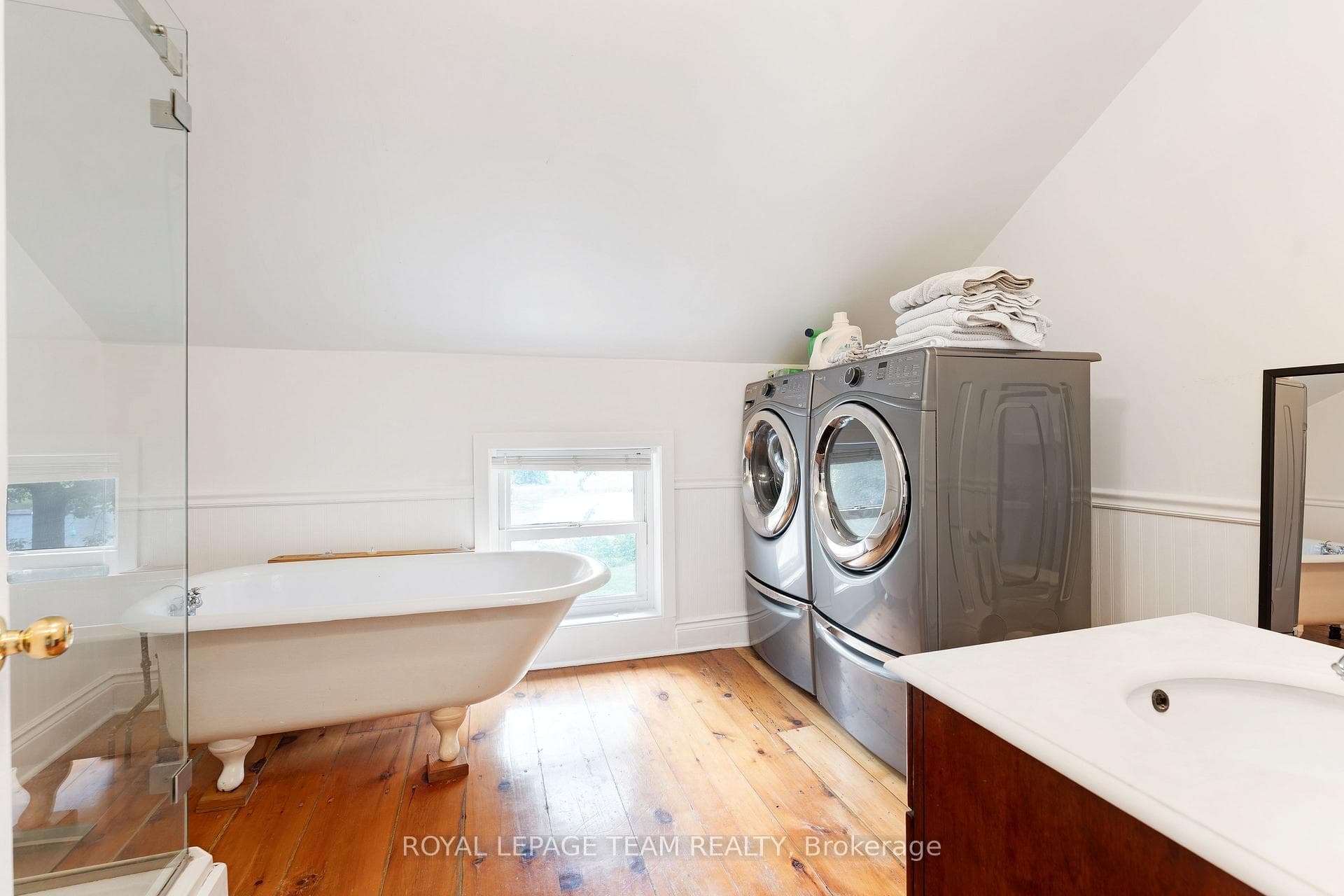 715 River Road photo 24