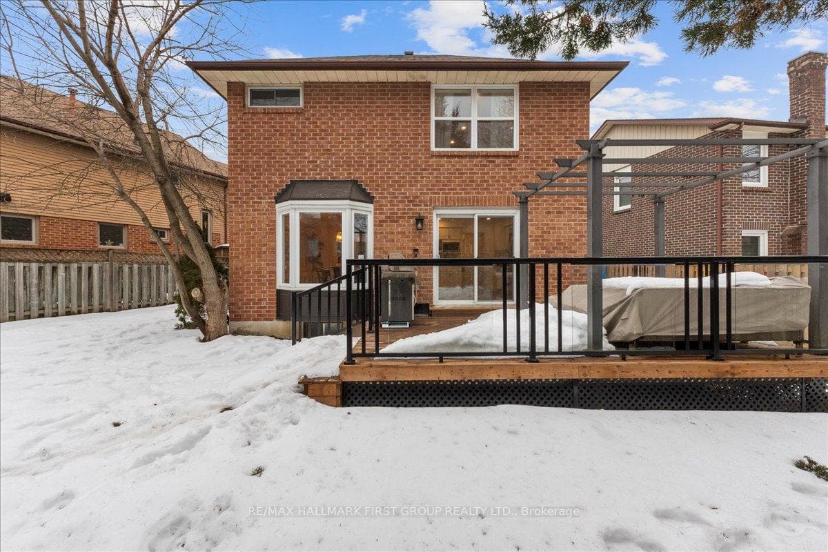 951 Gablehurst Crescent photo 44