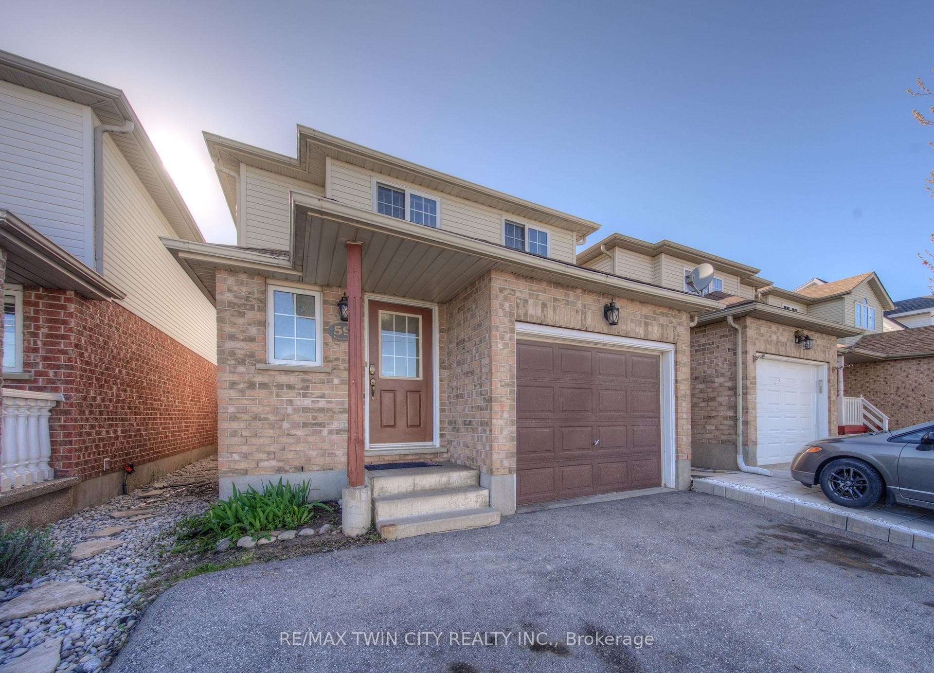 59 Activa Avenue photo 1