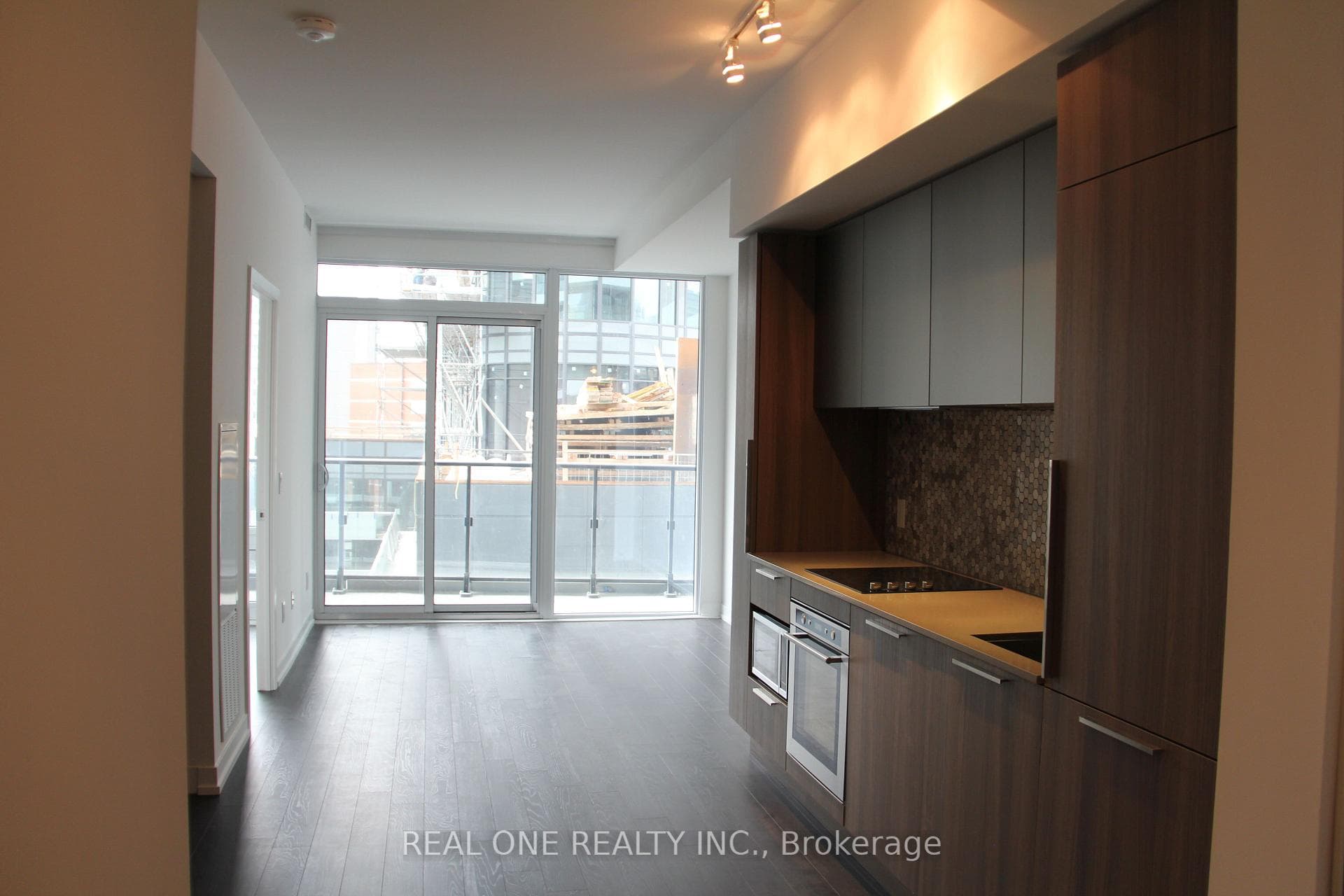 85 Wood Street Unit 901 photo 3