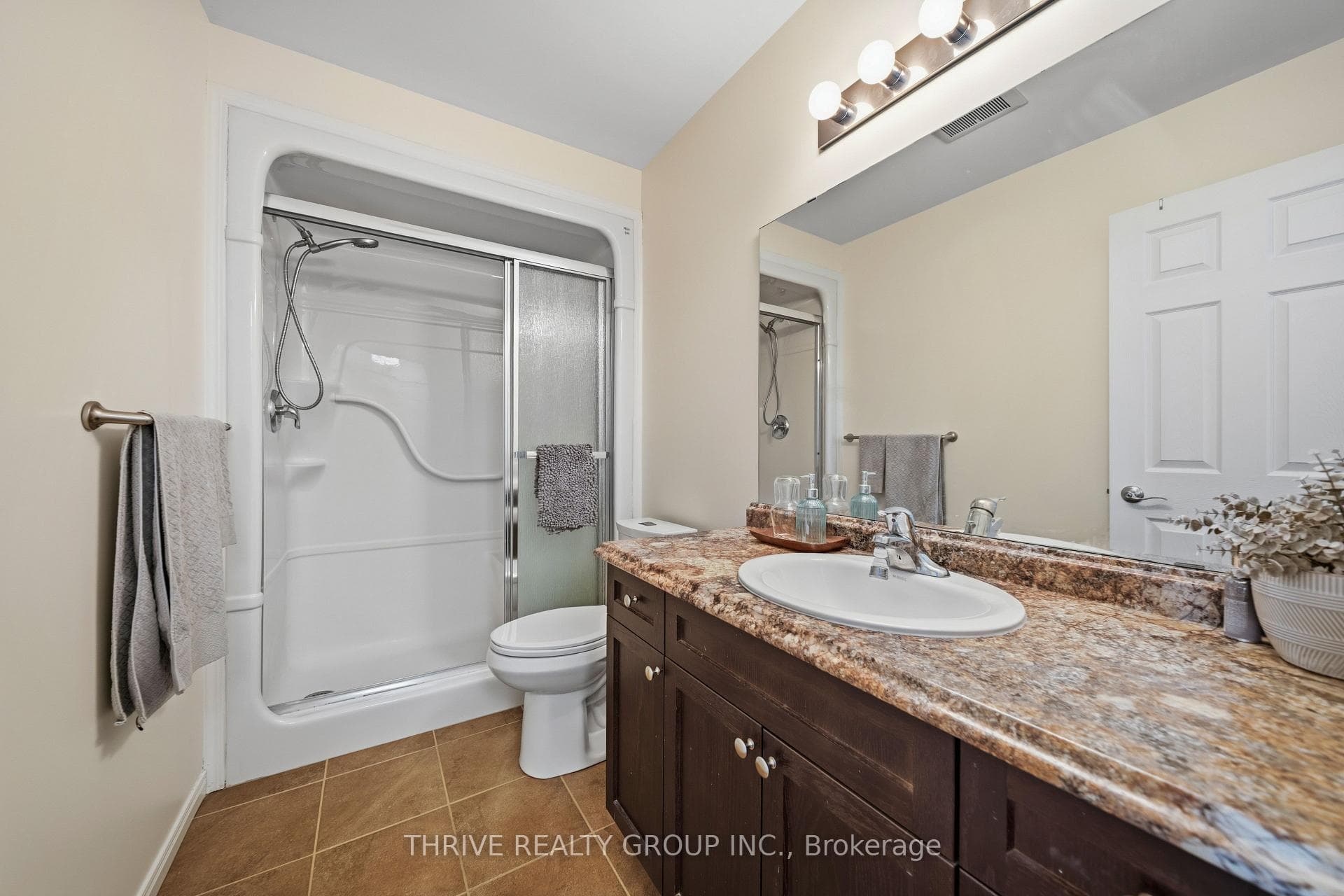 582 HYDE PARK Road Unit 2 photo 25