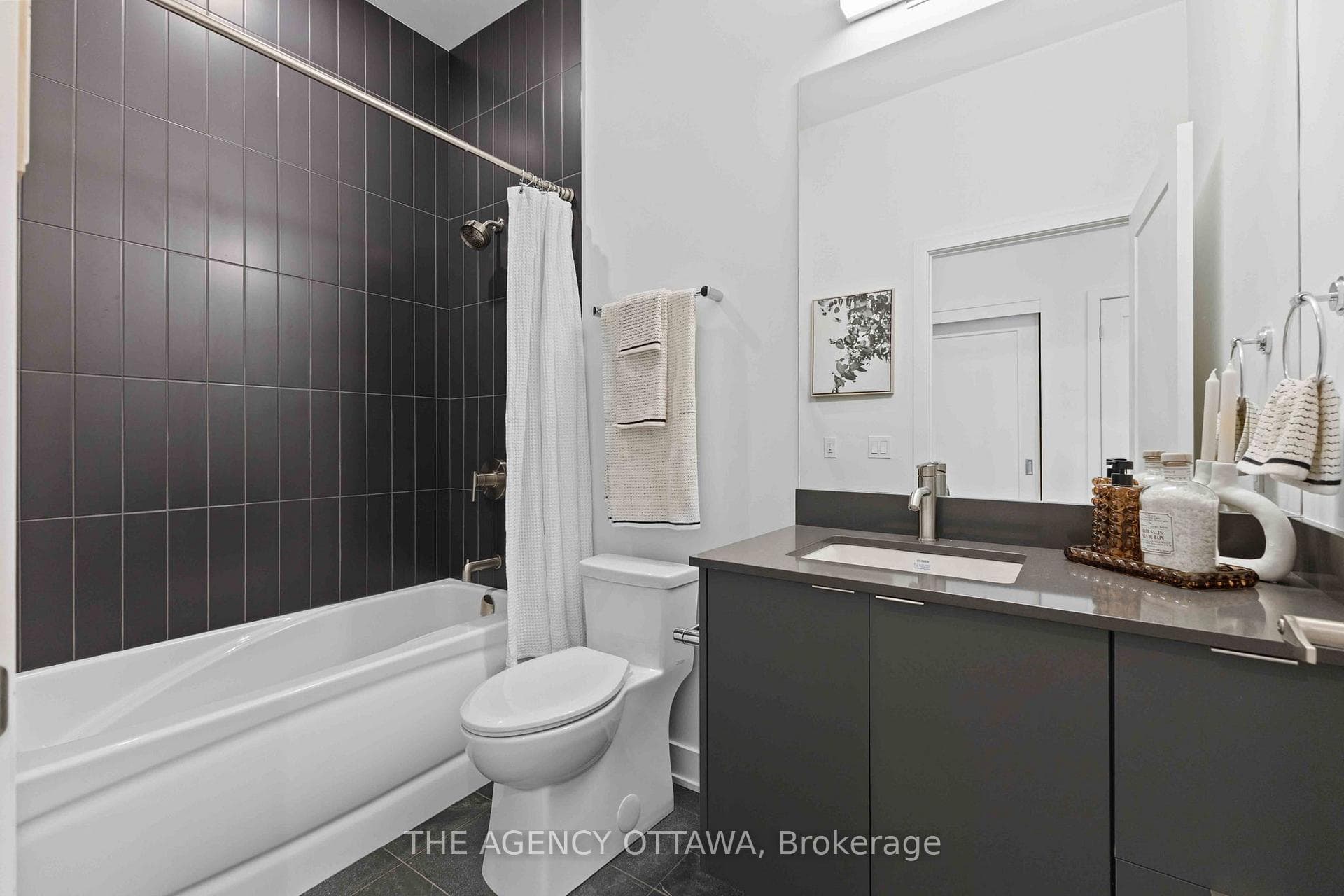 3071 Riverside Drive Unit 304 photo 15